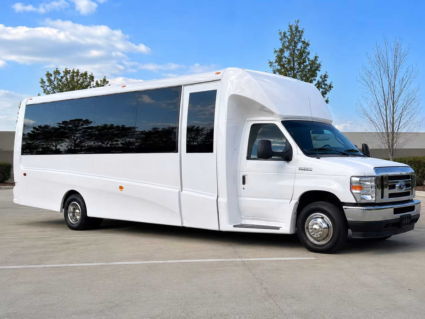 charter buses to benchmark international arena and tampa concert venues